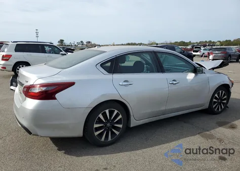 2018 Nissan Altima 2.5 z USA, uszkodzony, nr VIN 1N4AL3AP7JC243349